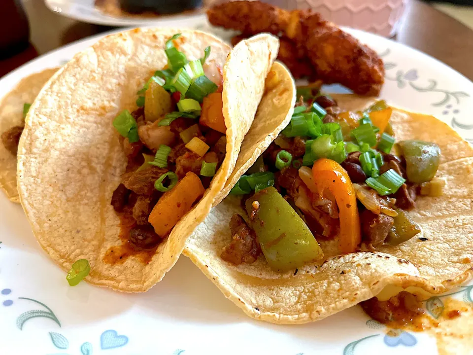 Beef and green pepper tacos with jalapeños|Laki Maikaʻiさん