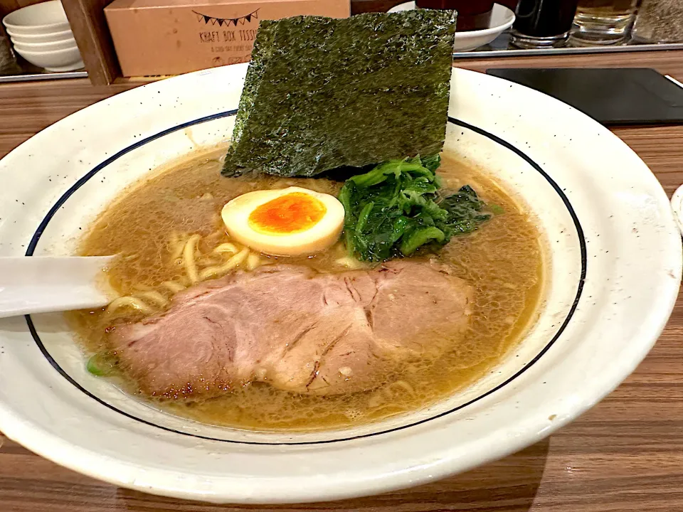 豚骨醤油ラーメン@横濱家平台本店・都築ふれあいの丘|らーめん好き！さん