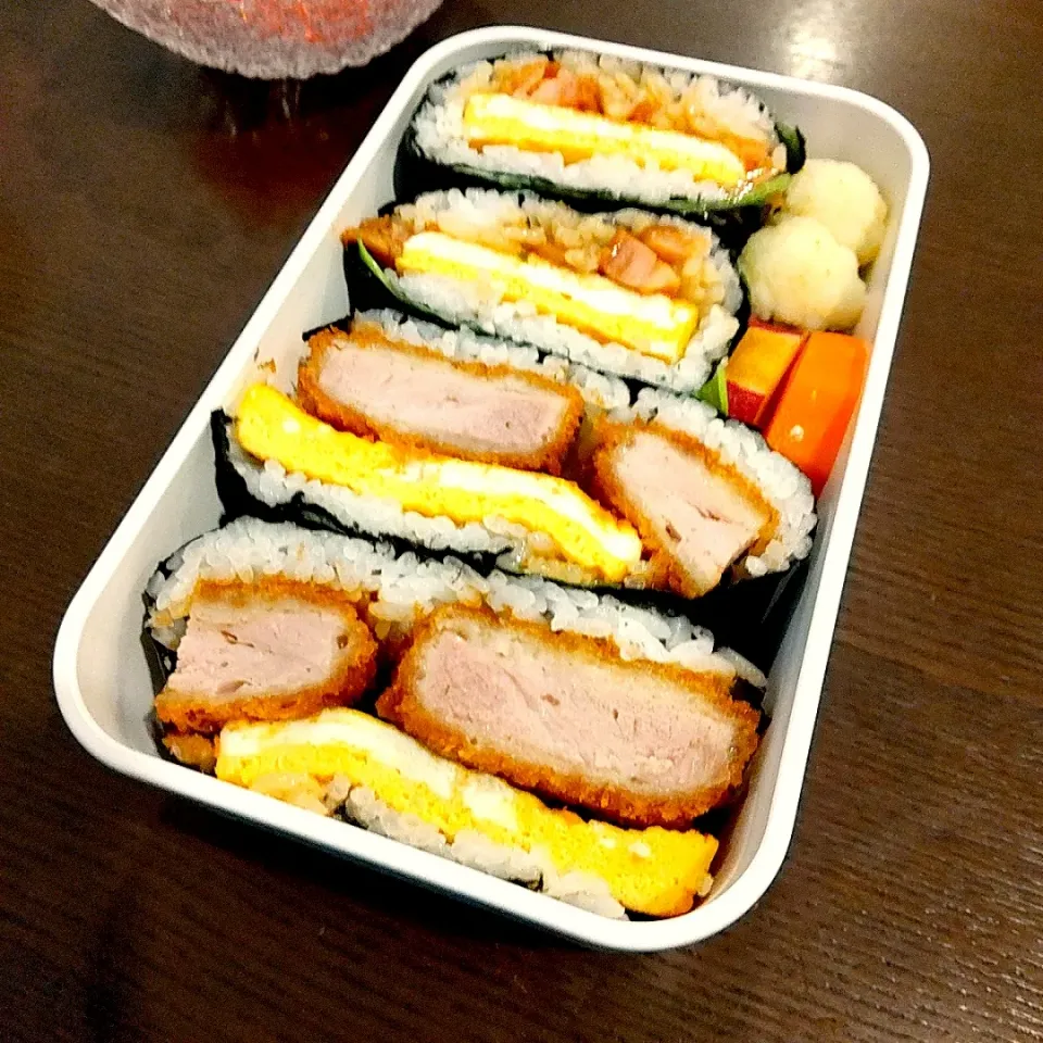 Snapdishの料理写真:おにぎらず弁当🍱|Rieさん