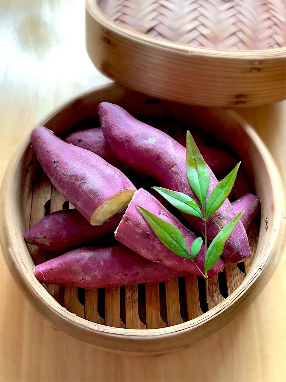 蒸籠で蒸かし芋🍠
せいろ蒸し♨️
なると金時|9421beruさん