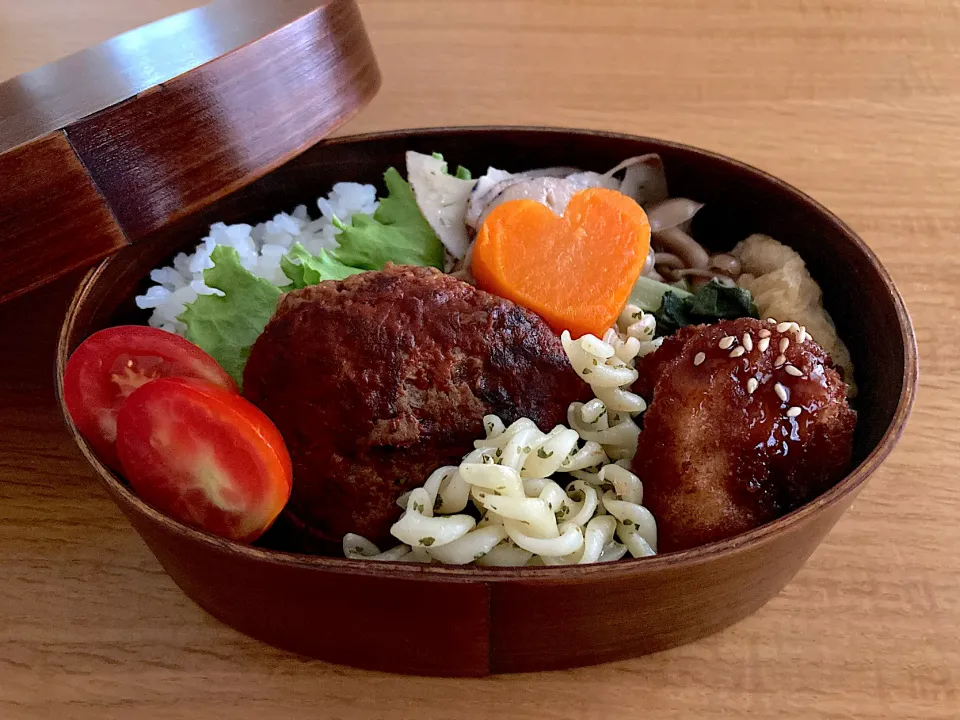 ＊ハンバーグ＆チキンカツ＆きのこの煮物弁当🍱＊|＊抹茶＊さん