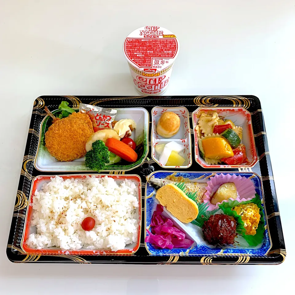 祝日のお弁当‼︎ 9 October|Yoshinobu Nakagawaさん