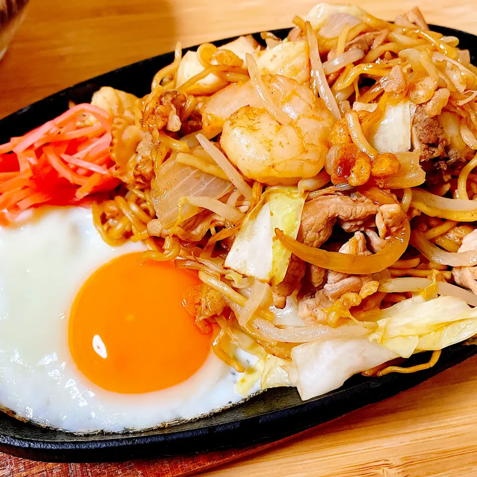 Snapdishの料理写真:⭐️鉄板焼きそば⭐️|Laniさん