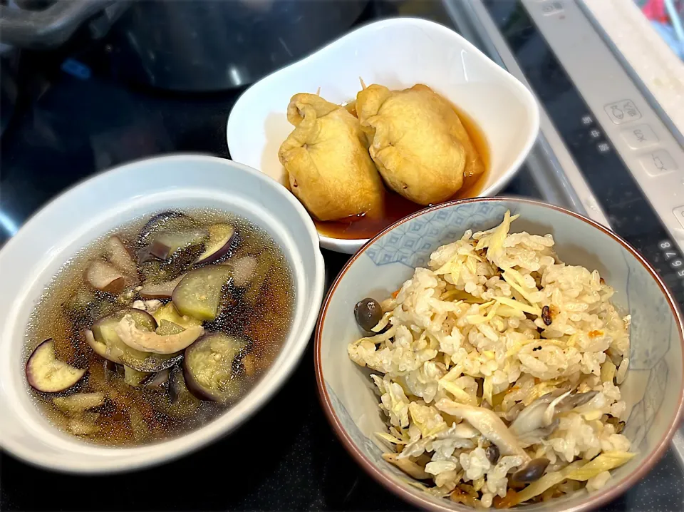 まこも筍ときのこの炊き込みご飯、おろし蓮根と鶏肉の巾着煮、なすと鶏肉のあごだしスープ|2trois_eさん