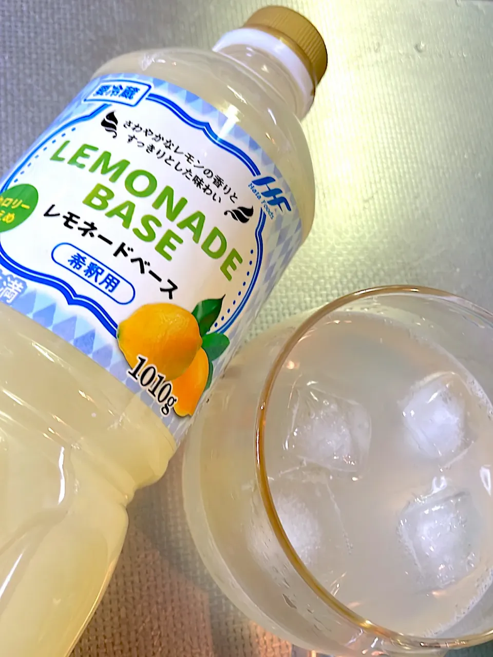 レモネードベース🍋業務スーパーで始めて買ってみた！まずは、レモンスカッシュで🍋旨い😋|abekoさん