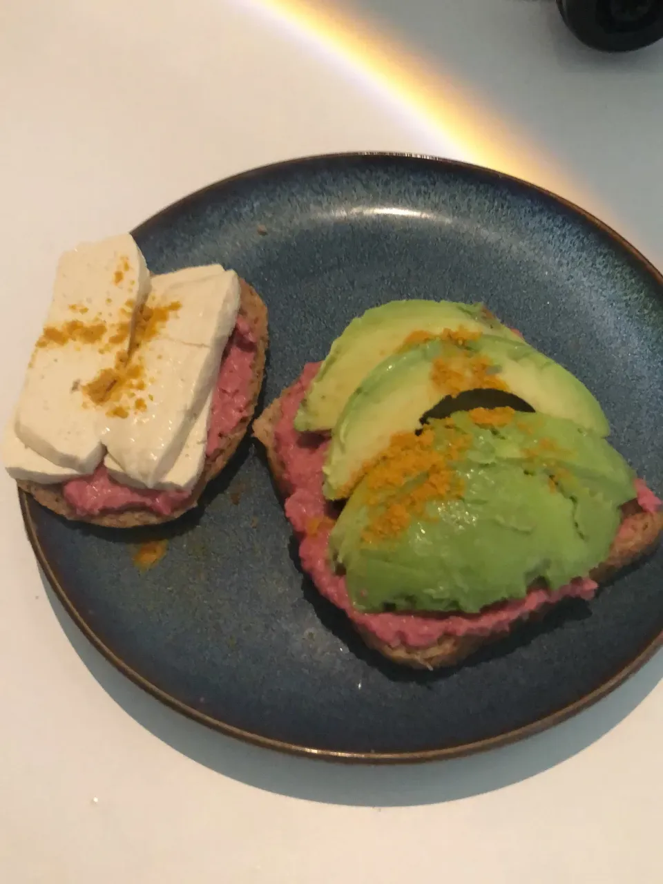 Hummus toast + avocado/ tofu|Maluさん