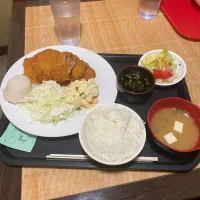 Snapdishの料理写真:Tonkatsu Lunch OH|なめこ汁さん