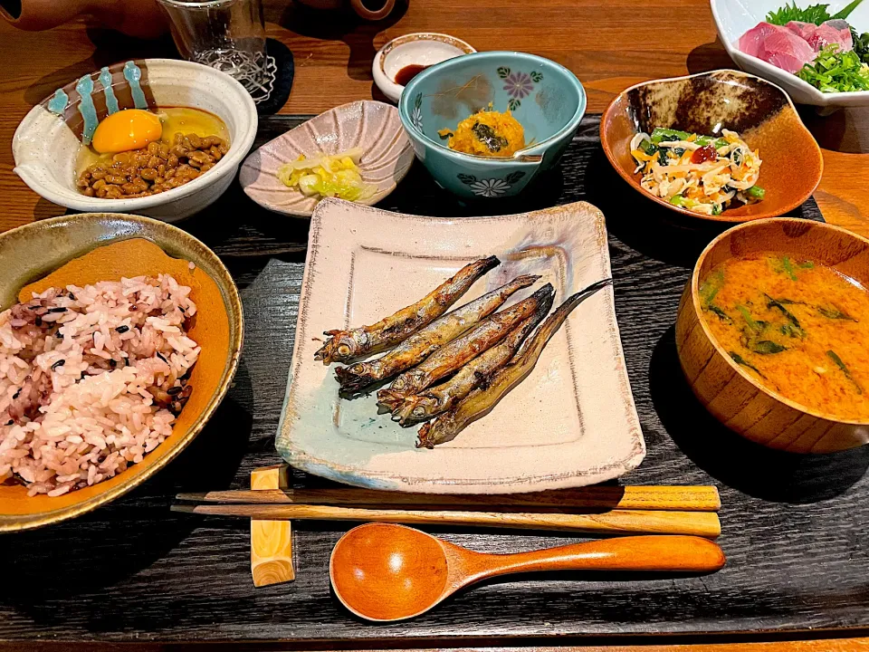 一汁三菜定食（ししゃも）、納豆と卵|こいちさん