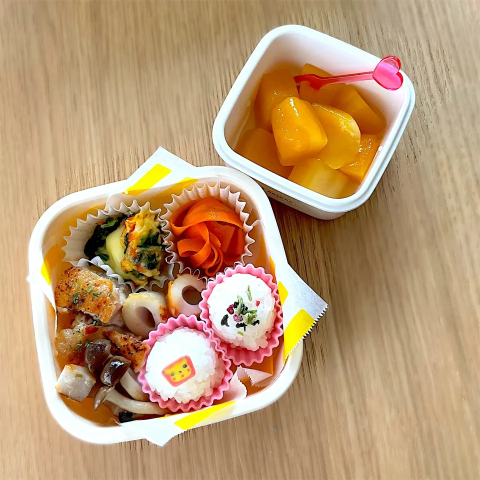 Snapdishの料理写真:秋のチキンソテー弁当|ふうりんさん