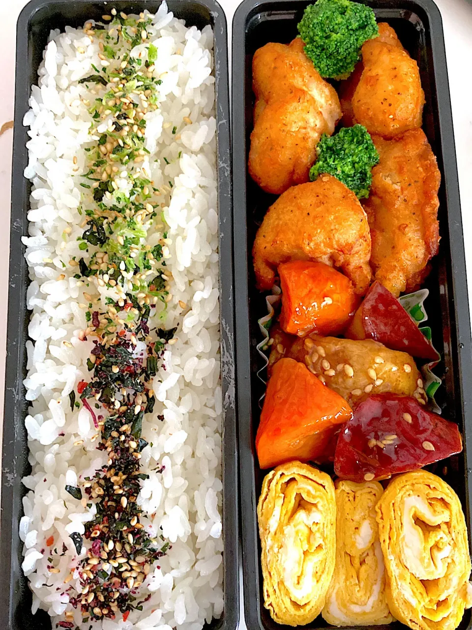 Snapdishの料理写真:お弁当　唐揚げ　さつまいも甘辛め　卵焼き|Hiromiさん