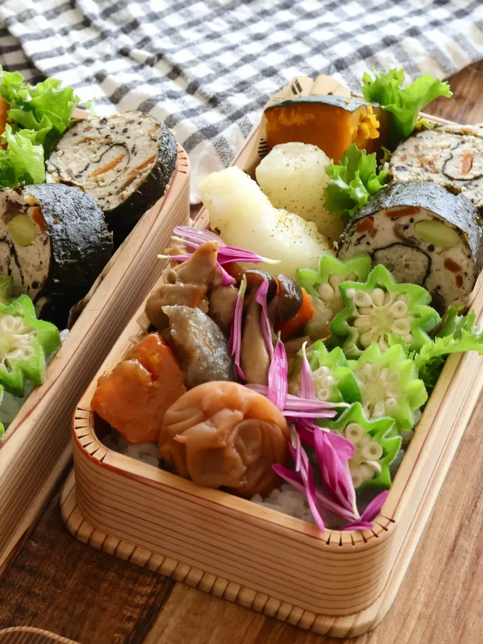 今日のお弁当🍱〜鶏ひき肉のくるくる海苔巻き弁当〜|chiaki3（平川ちあき）さん