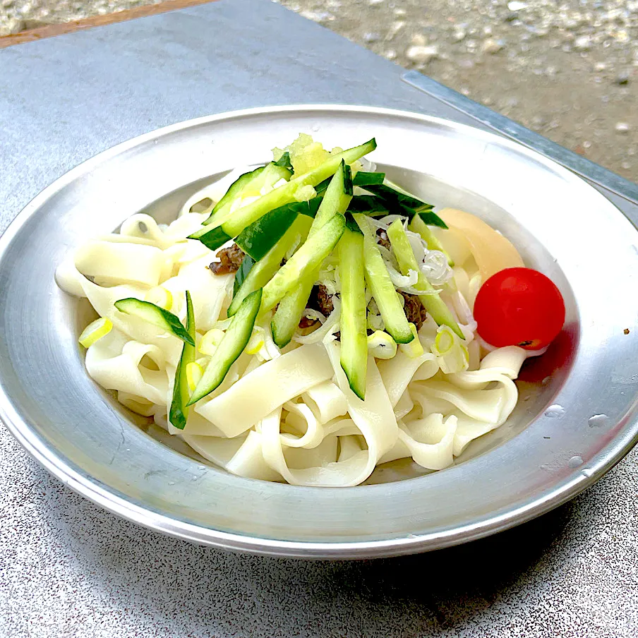 キャンプでじゃじゃ麺|pontalさん