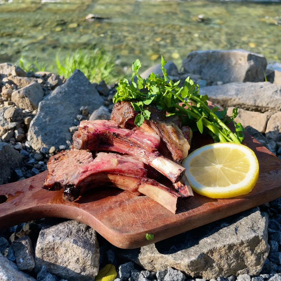 Snapdishの料理写真:ラムチョップ吊るし焼き|pontalさん