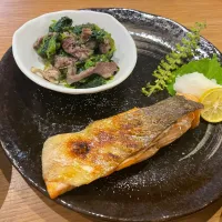 Snapdishの料理写真:鮭塩焼き|おーたたくとさん