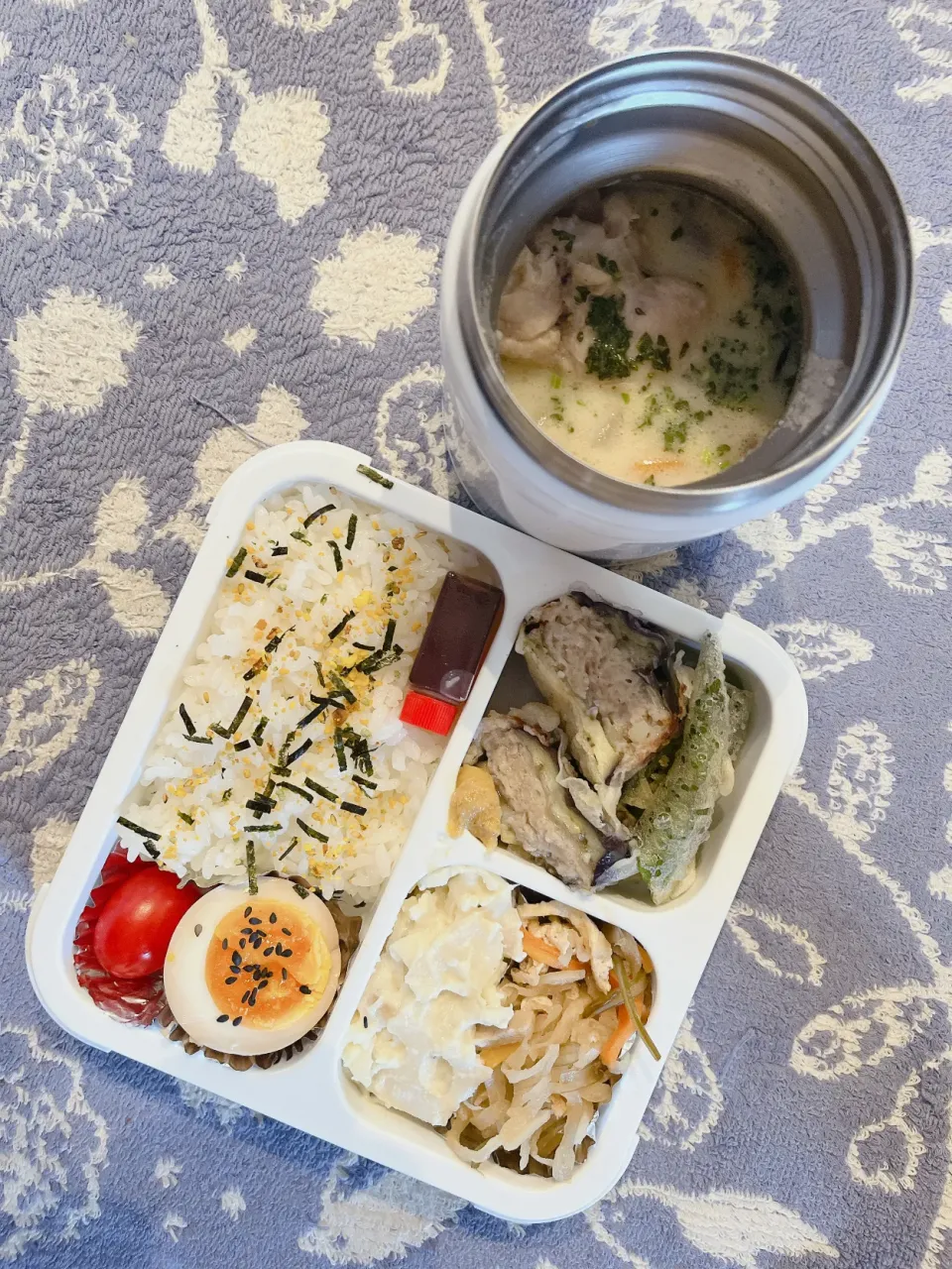 ナスのはさみ揚げとクリームシチューのお弁当|とぴさん