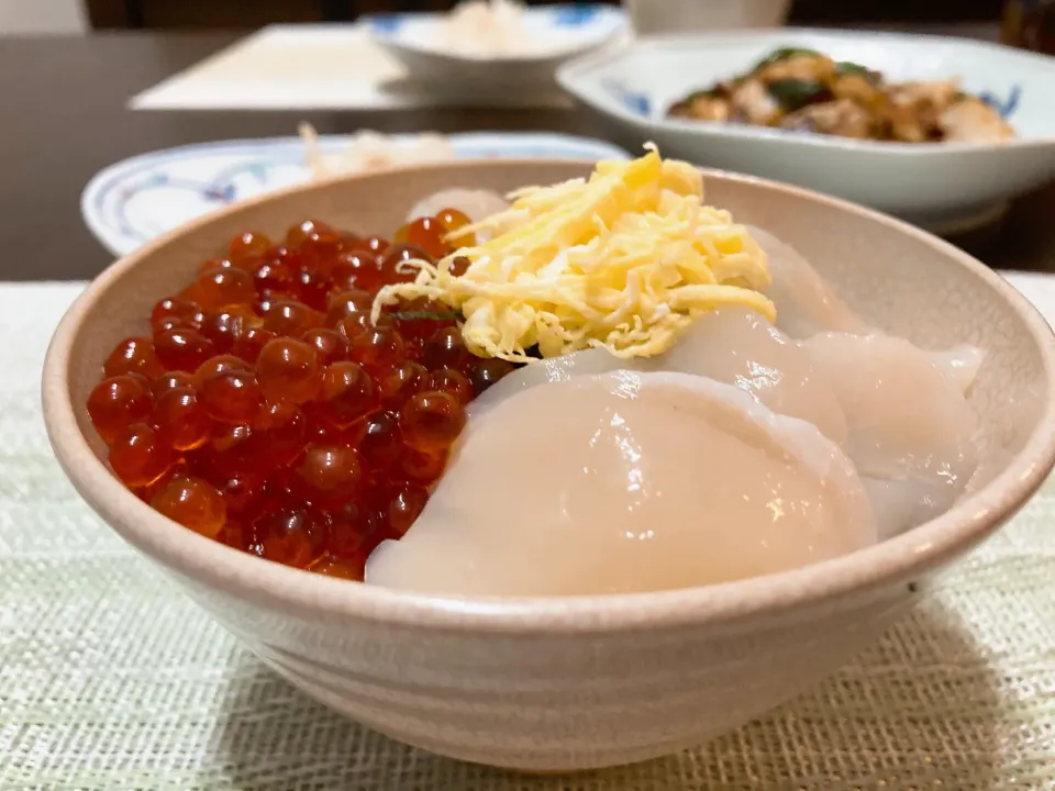 Snapdishの料理写真:10/13 海鮮三色丼💗|あーるさん