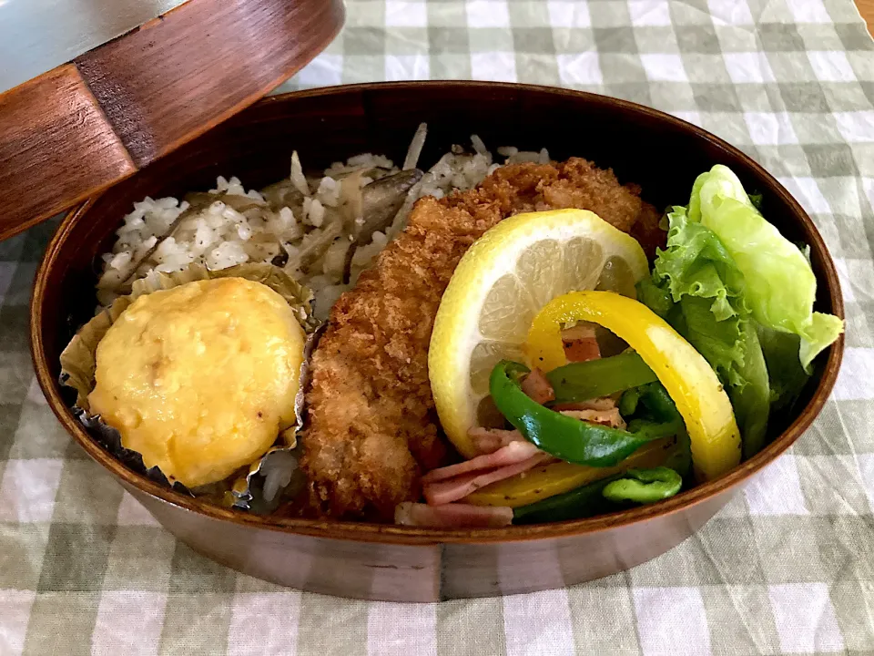 ＊ごぼうバターライス、自分で捌いてアジフライ🐟、真ん丸スイートポテトのお弁当🍱＊|＊抹茶＊さん