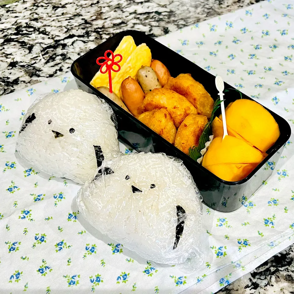 シマエナガおにぎり弁当🍙|アッコちゃん✨さん