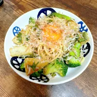 Snapdishの料理写真:冬瓜、ブロッコリー、しらすの和パスタ|ぜろいちさん