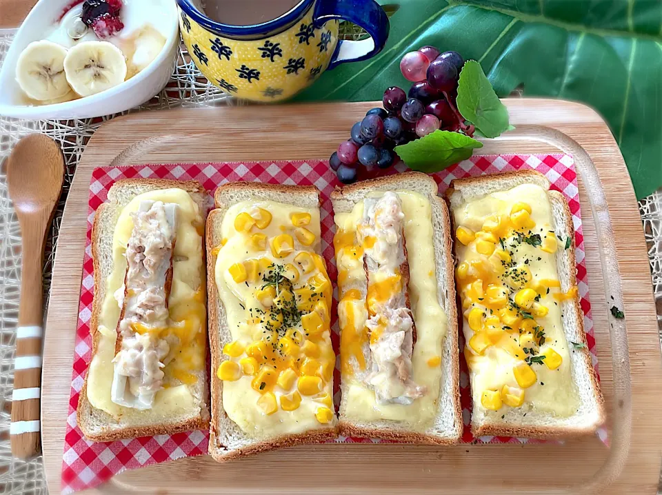 お休みの日の朝ごパン🥐🥪🍞⭐️ちくわパンとコーンパン🌽😊|🌼はなちゃん🌼さん