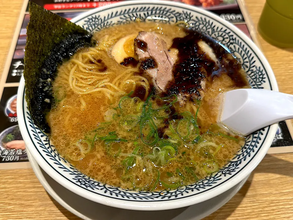 熟成醤油とんこつラーメン　黒|スーケーさん