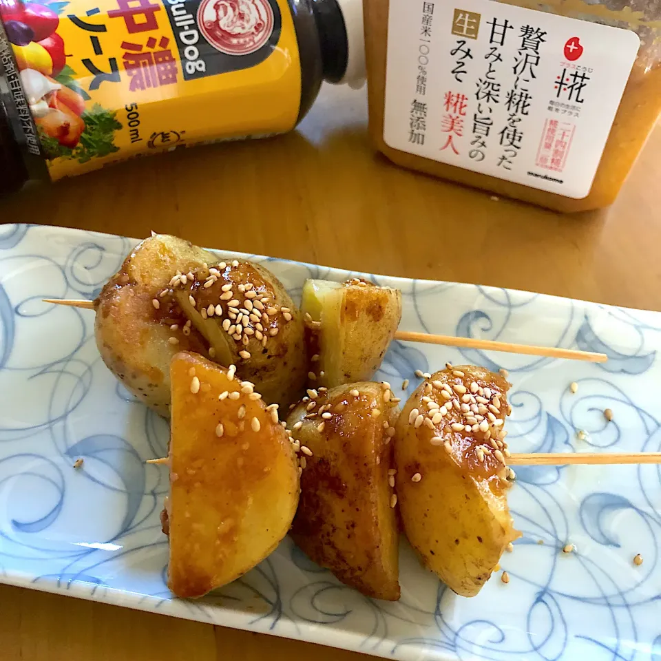 Snapdishの料理写真:万能味ソースでじゃがいも串🥔|さらっと🍀さん