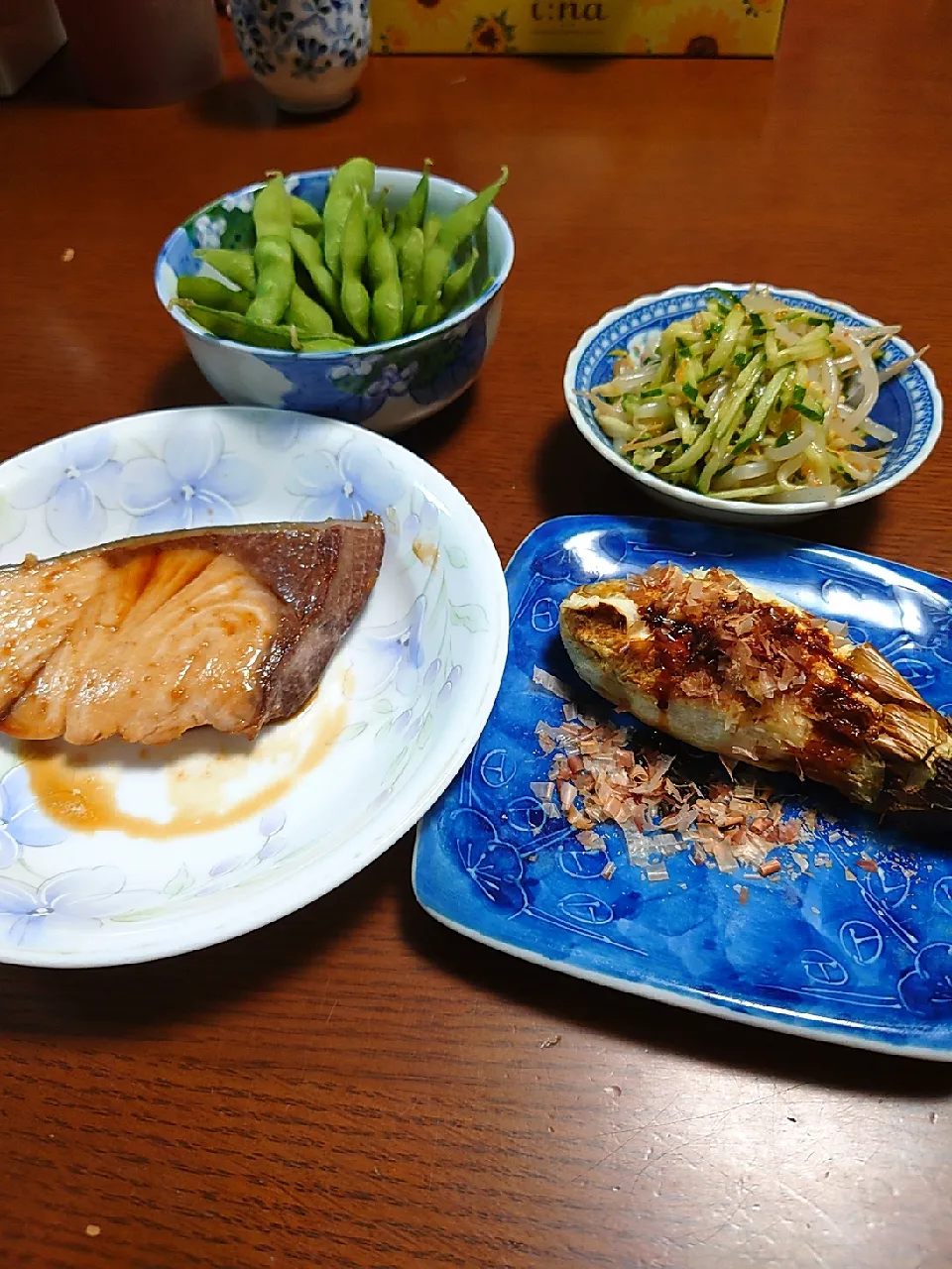 ぶりの照焼き
焼き茄子
もやしの中華和え
枝豆|ぱやさん