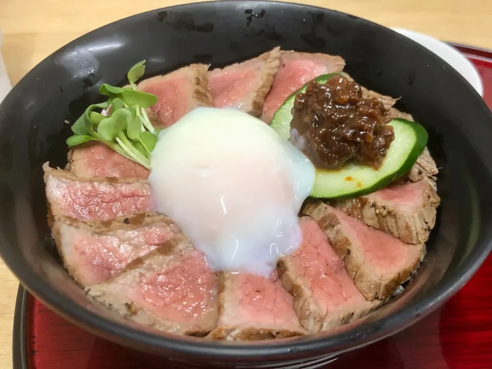 赤牛丼|マユマユさん