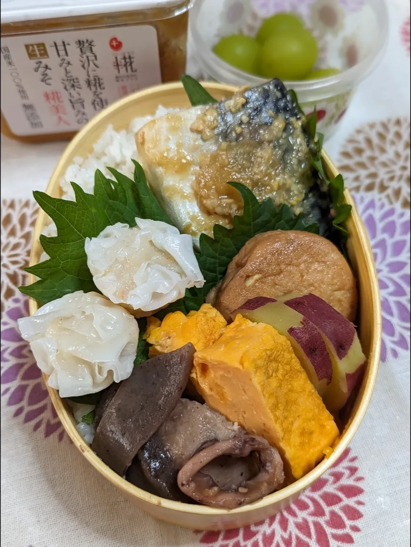 昨日のお弁当〜鯖の味噌煮と秋冬コレクション弁当|f.1125beさん