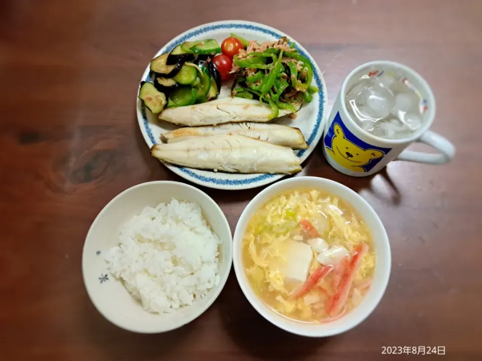 Snapdishの料理写真:2023年8月24日の晩ご飯
姫ほっけフィレの塩焼き
茄子ときゅうりの梅昆布和え
ピリ辛無限ピーマン
豆腐のとろみカニ玉スープ
焼酎水割り|ソラ♂のご飯さん