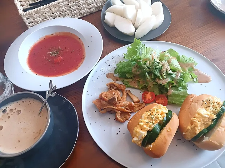 朝昼ごはん🥐|ティガさん