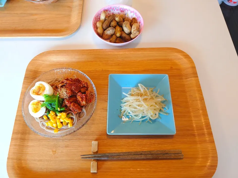 今日の昼食　ハリッササバ缶蕎麦、もやしナムル、茹で落花生|pinknari🐰🌈さん