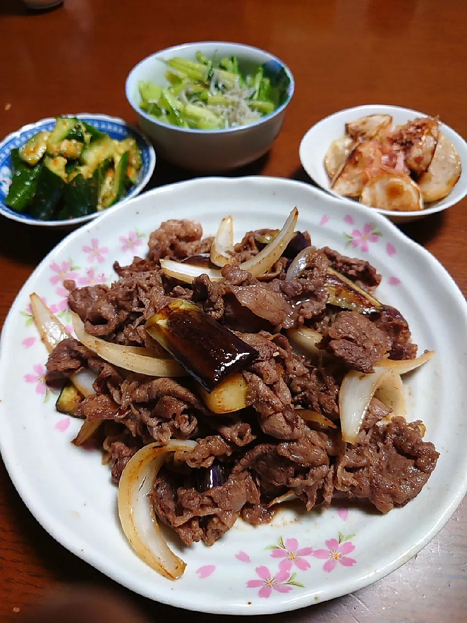 茄子と牛肉の炒め物
カブのオリーブオイル
カブの葉とシャコの炒め
キュウリの中華和え|ぱやさん