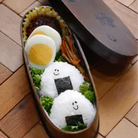 Snapdishの料理写真:おにぎり弁当|ちーさん