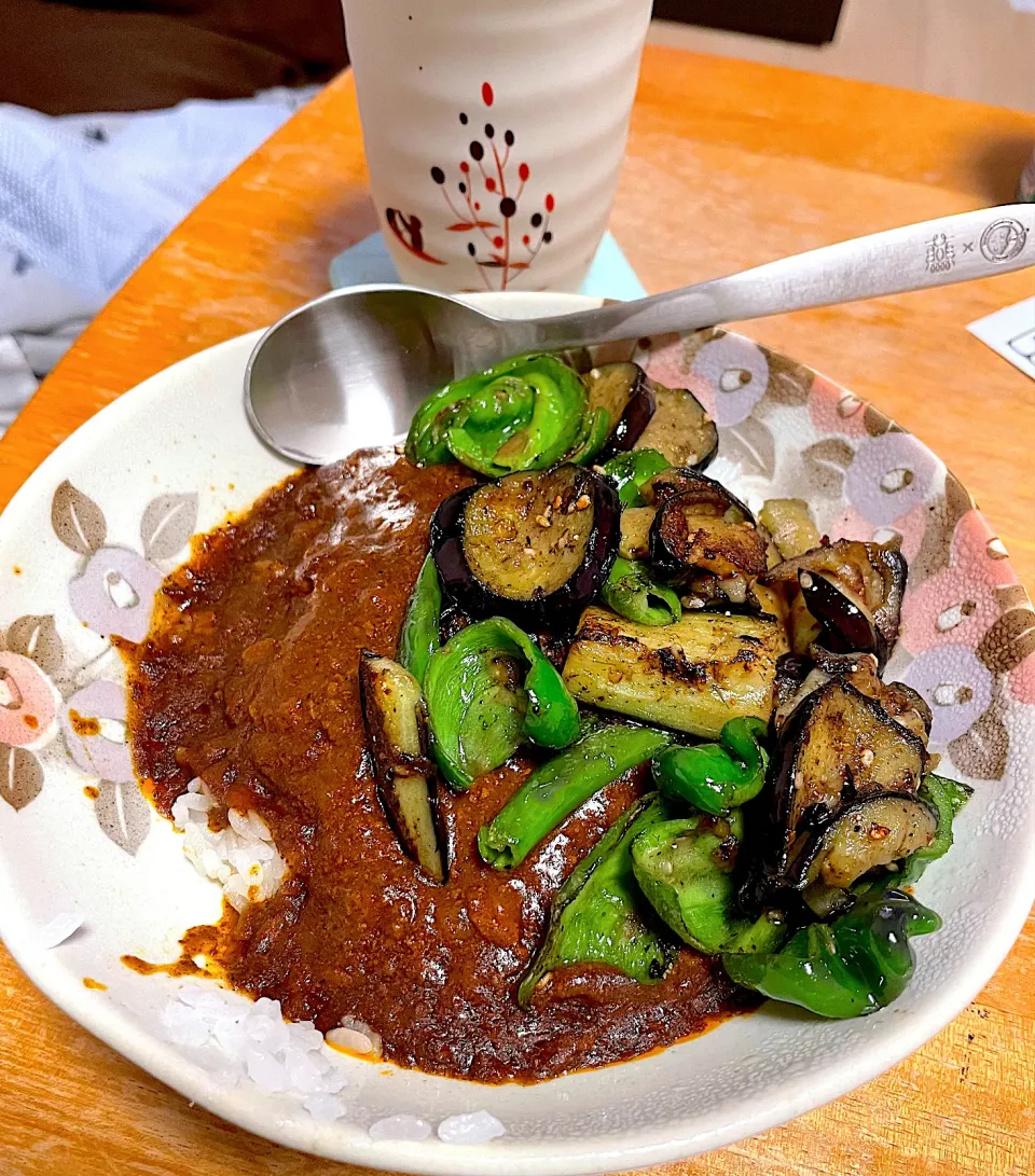 万願寺とうがらし🌶️と茄子🍆のキーマカレー🍛|るみおんさん