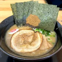 Snapdishの料理写真:魚介豚骨ラーメン +海苔|スーケーさん