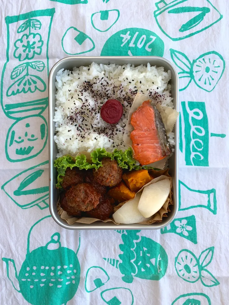 Snapdishの料理写真:手作りミートボール弁当|ayarioさん