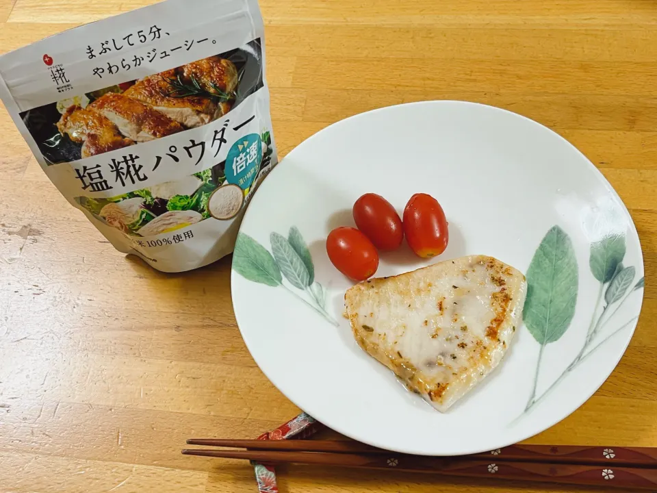 Snapdishの料理写真:塩糀パウダーを使ってメカジキソテー🎵|kiyominさん