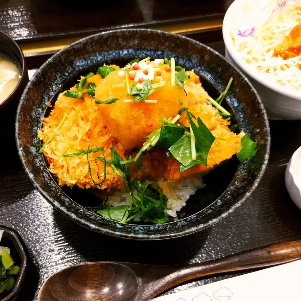 Snapdishの料理写真:とんかつ中村さんのおろしカツ丼|ne-neさん