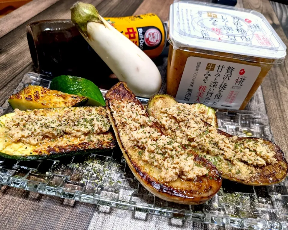 Snapdishの料理写真:白茄子＆ズッキーニの万能肉味そ乗っけ💕|ひとみんΨ(*´∀｀)Ψさん