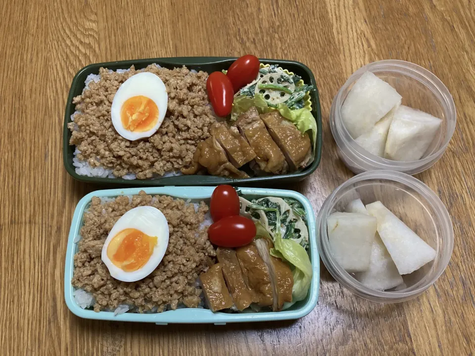 Snapdishの料理写真:鶏そぼろ弁当|ゆさん