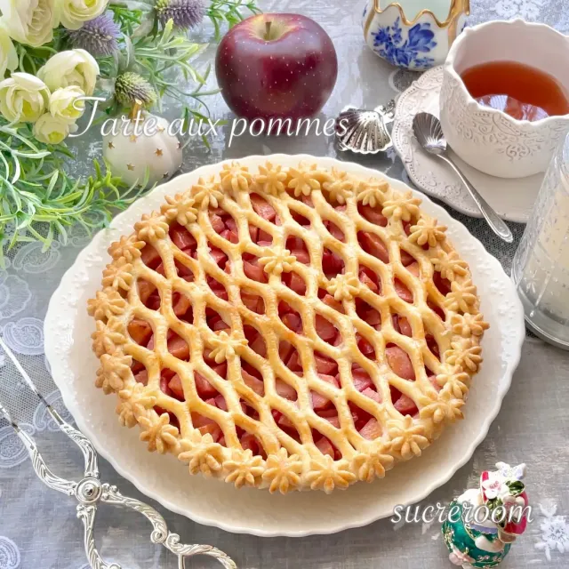 Snapdishの料理・レシピ写真:Tarte aux pommes🍎｜旬のりんごDE贅沢ワンホールタルト🍎