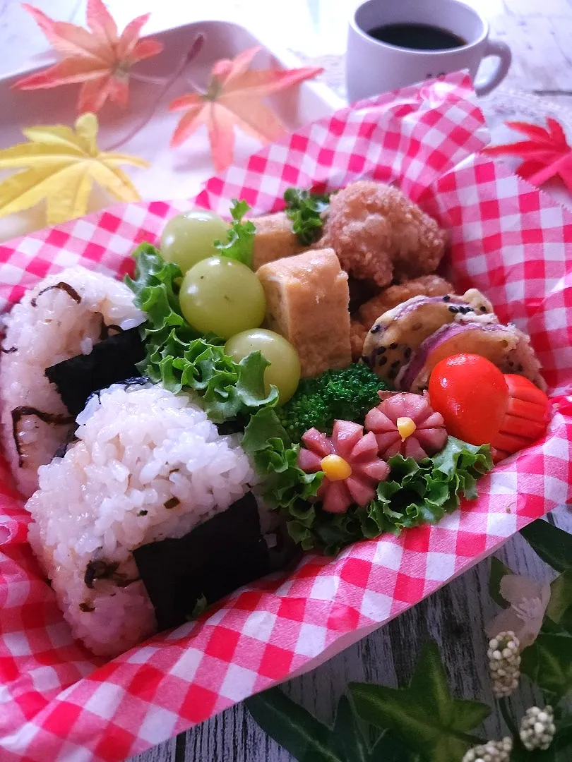 Snapdishの料理写真:おにぎり弁当|sugar beansさん