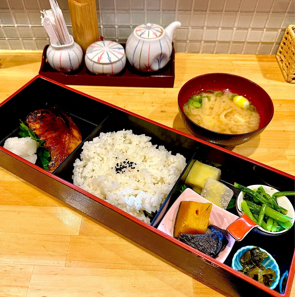 ぶりの照り焼き弁当🍱|にゃあ（芸名）さん