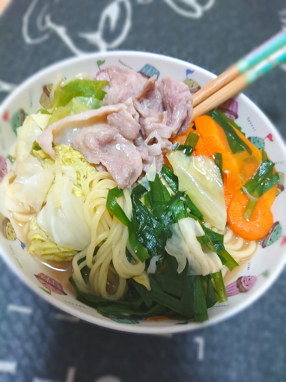 寒いのでラーメン鍋🍜🍥🍜|まなみさん