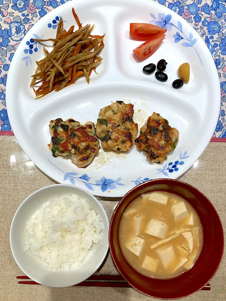 胸肉と大葉のゴロゴロ焼きときんぴら|おしゃべり献立さん