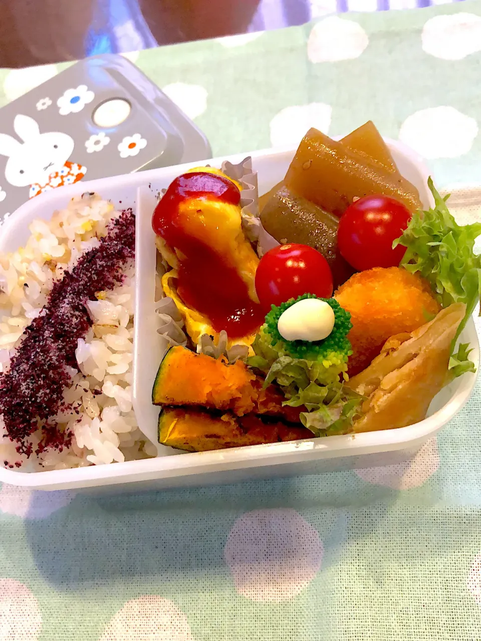 2023.10.18  ＊今日のお弁当＊チーズin卵焼き♬*°|rinrin*mama*さん