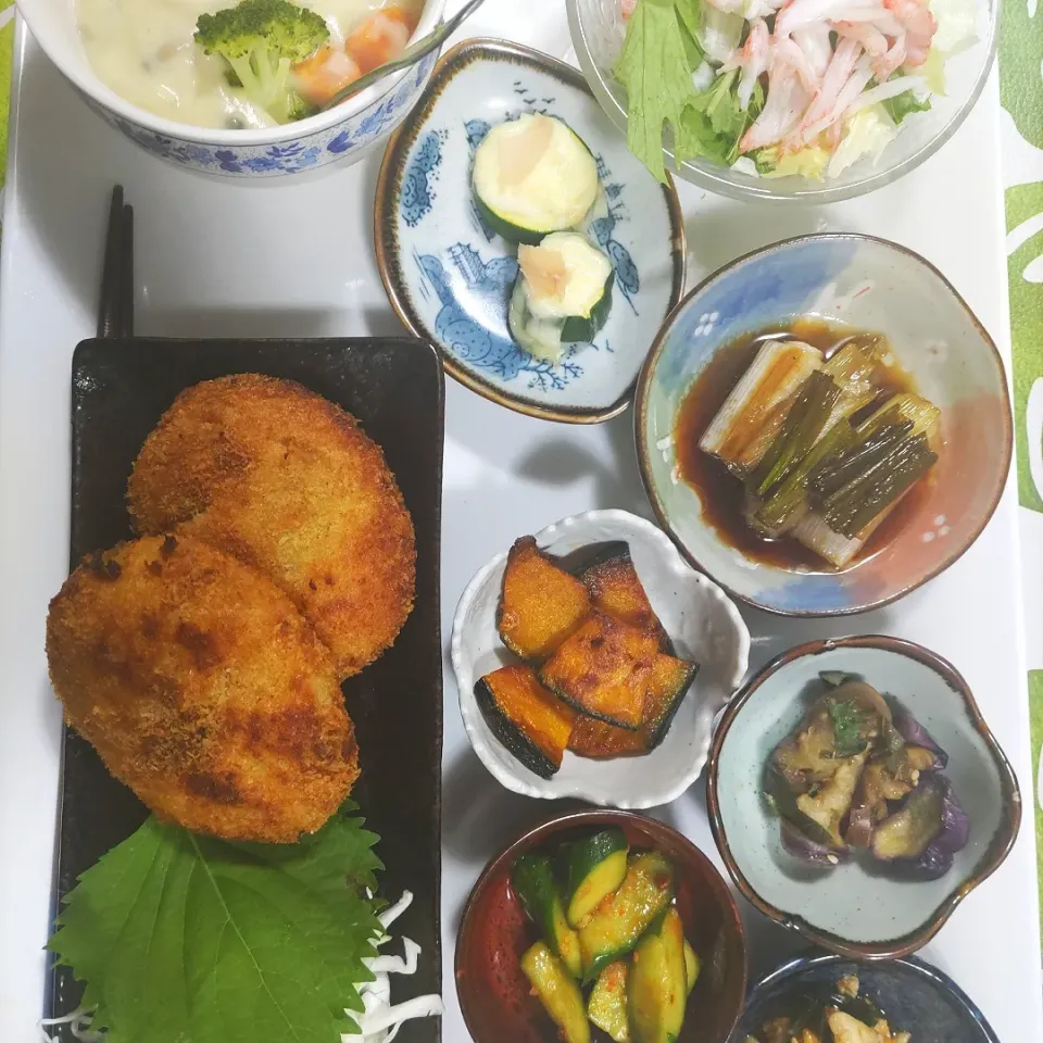 Snapdishの料理写真:手作りコロッケ定食w|rikako♪。.:＊さん