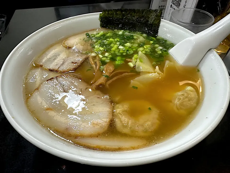 Snapdishの料理写真:焼豚ワンタン麺|マハロ菊池さん