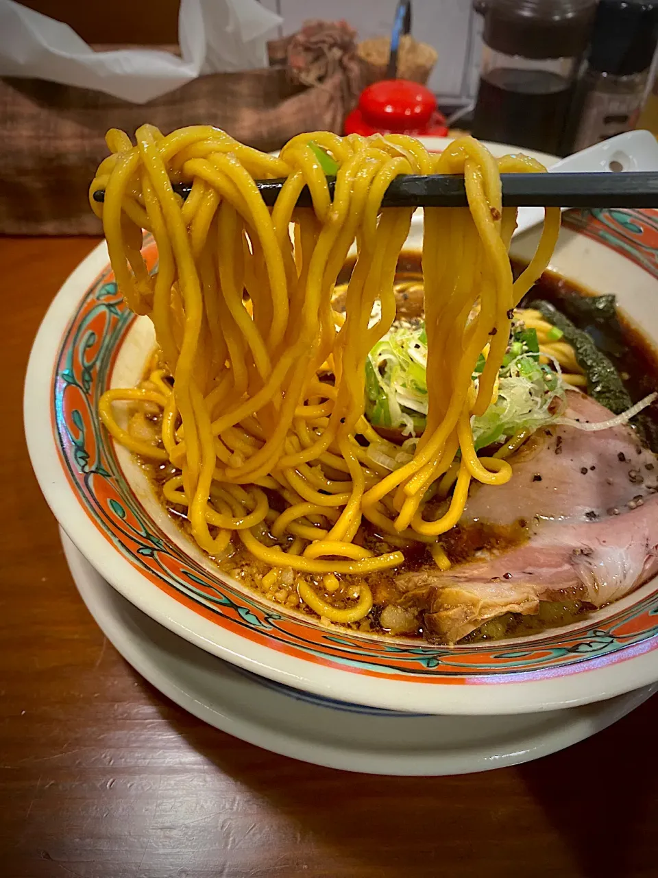 背脂黒醤油ラーメン|髙野泰朋さん